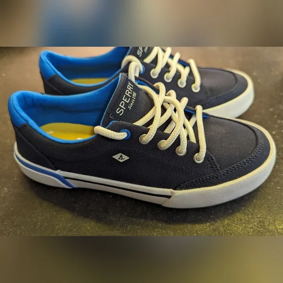 Kids sperry shoes clearance